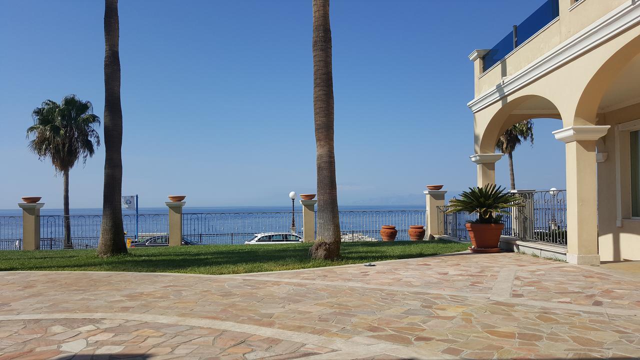 Gardenia Hotel Лаццаро Экстерьер фото
